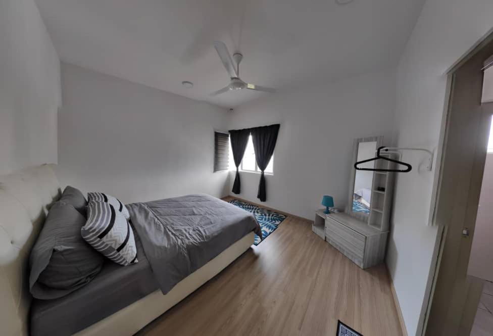 Chombies Muslim Homestay Tanah Rata Luaran gambar