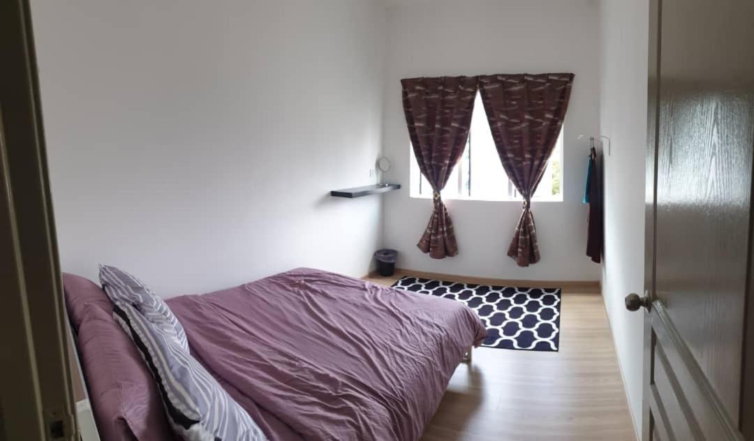 Chombies Muslim Homestay Tanah Rata Luaran gambar